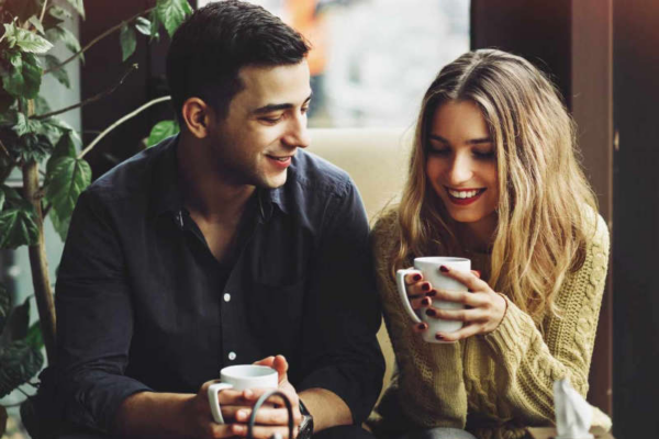 Auf diese 6 Warnzeichen-Sätze sollten Sie beim Dating achten