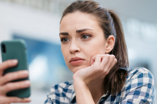 Fehler bei Nachrichten: 7 häufige Texting-Fehler und wie man sie korrigiert