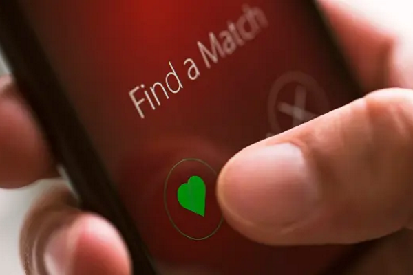 Enjoying Online Dating While Looking for Something Serious: A Guide