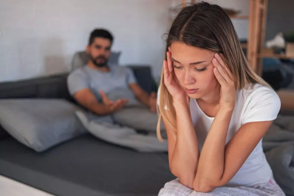 Das steckt hinter dem Dating-Phänomen Stashing – und darum ist es in Beziehungen so verletzend