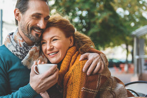 Dating ab 50: Diese 5 Dinge sind Singles laut Umfrage besonders wichtig