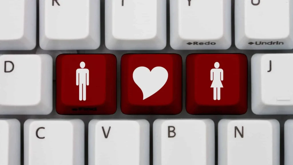 Omnipräsenz des Online-Datings – und auch KI schießt mit Amors Pfeil