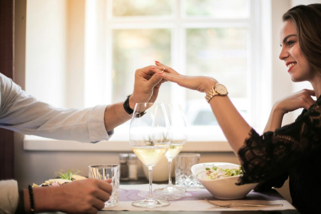 Warum schöne Frauen oft allein sind und was dahintersteckt