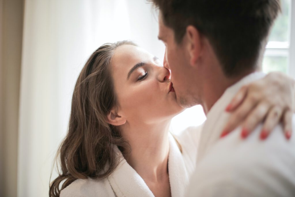 Tinder sorgt für weniger Dating-Pannen am Arbeitsplatz