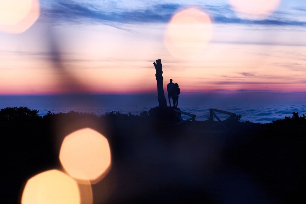 Tinder bringt Relationship Goals für Singles ins Spiel