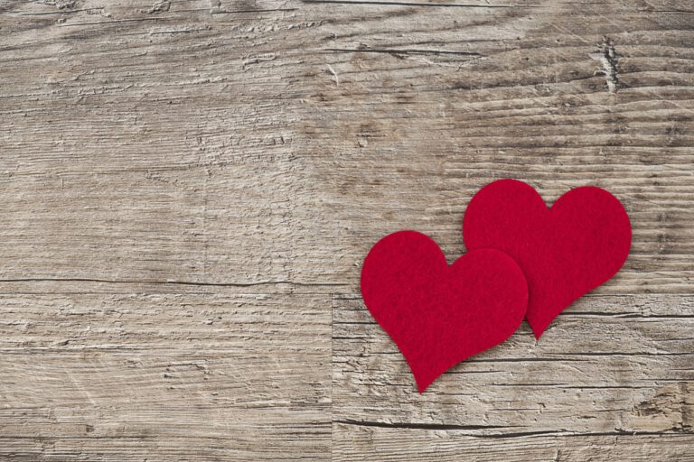 Die häufigsten Tinder-Sternzeichen für dein Date-Glück